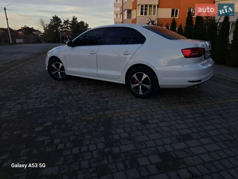Седан Volkswagen Jetta 2015 в Вінниці