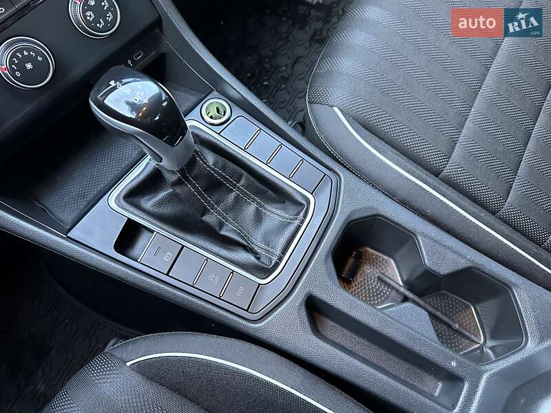 Седан Volkswagen Jetta 2023 в Киеве