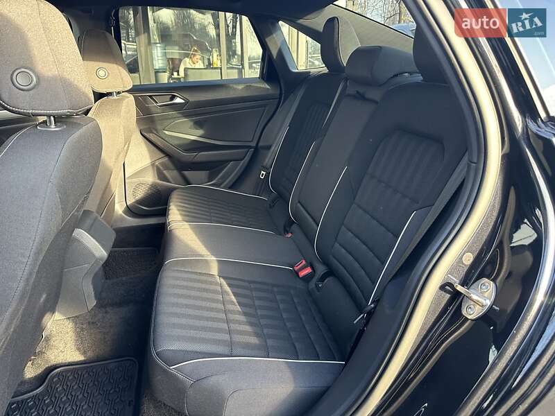 Седан Volkswagen Jetta 2023 в Киеве