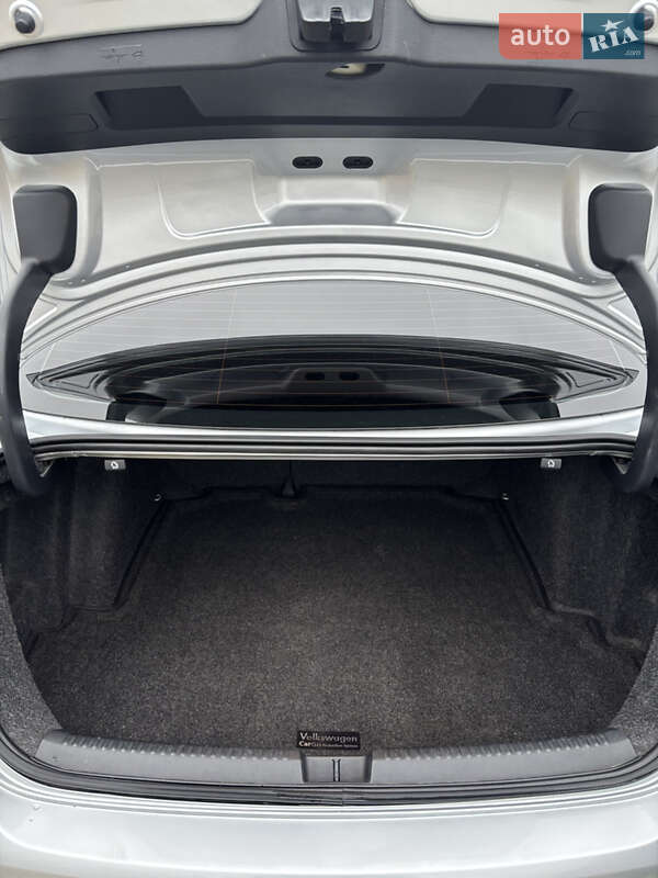 Седан Volkswagen Jetta 2014 в Киеве фото 14 Седан Volkswagen Jetta 2014 в Киеве