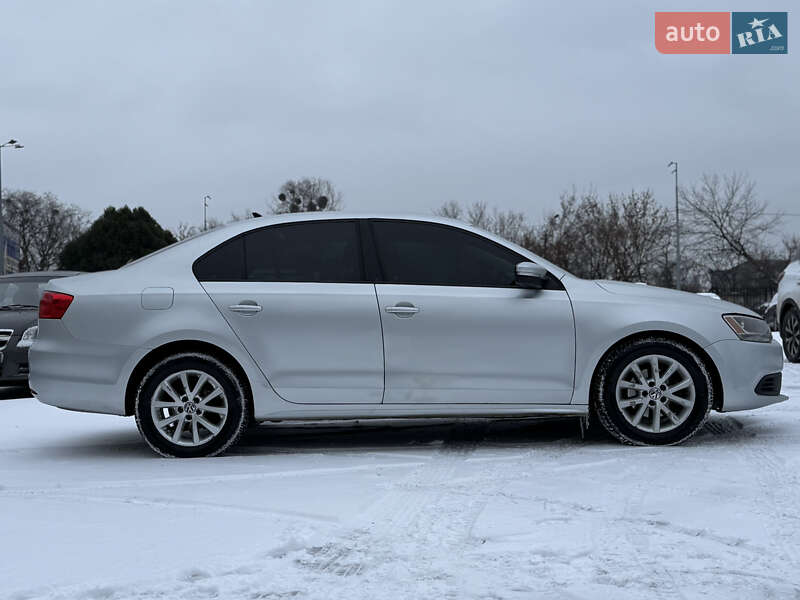 Седан Volkswagen Jetta 2011 в Києві
