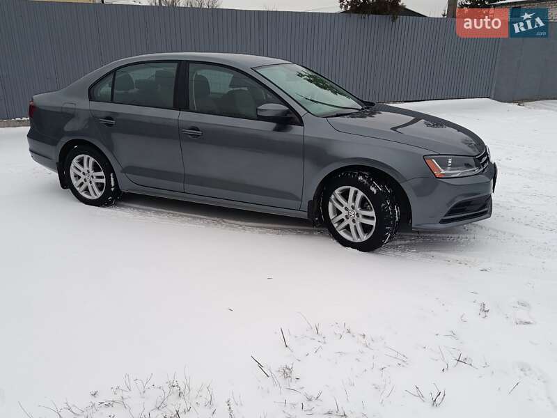 Седан Volkswagen Jetta 2017 в Львове