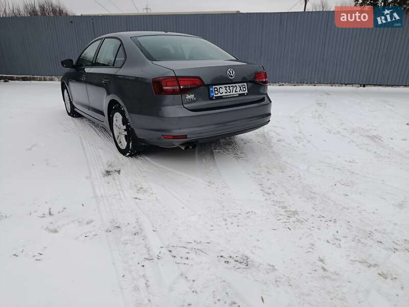 Седан Volkswagen Jetta 2017 в Львове
