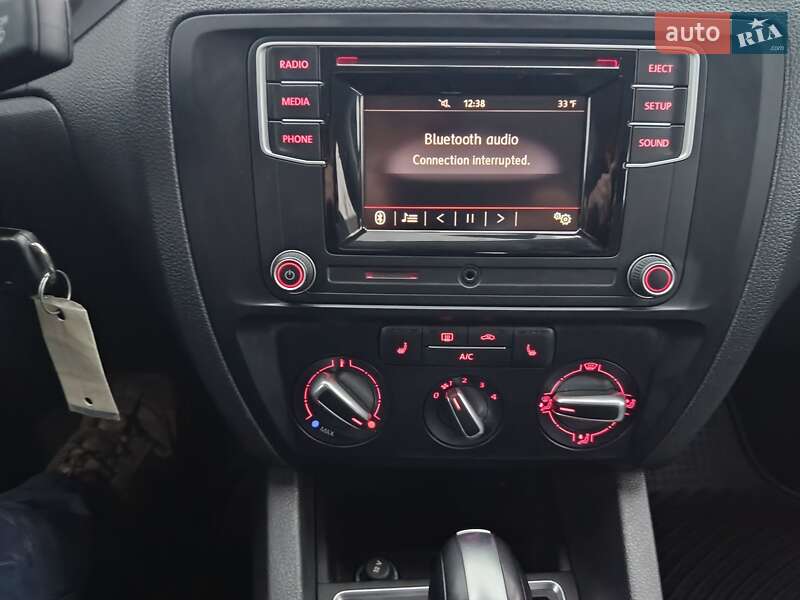 Седан Volkswagen Jetta 2017 в Львове