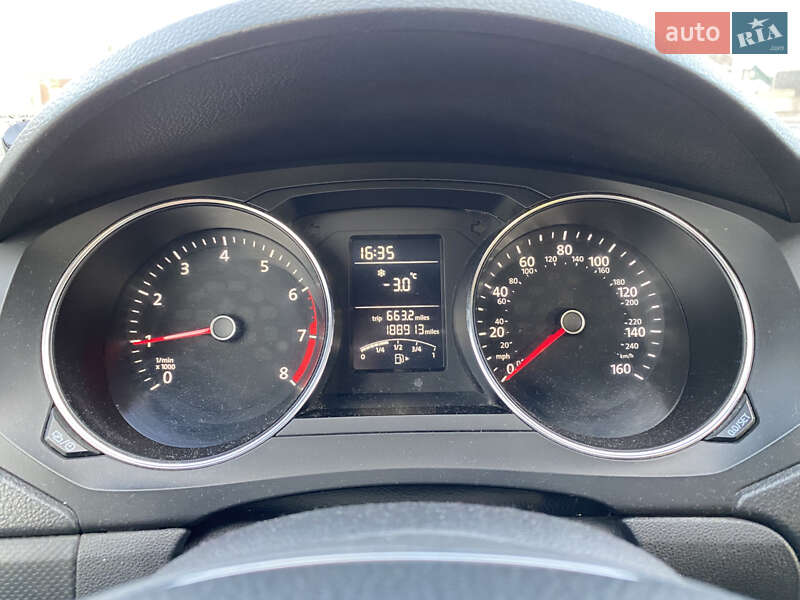 Седан Volkswagen Jetta 2015 в Києві фото 9 Седан Volkswagen Jetta 2015 в Києві