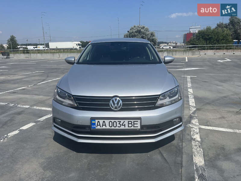 Седан Volkswagen Jetta 2016 в Києві
