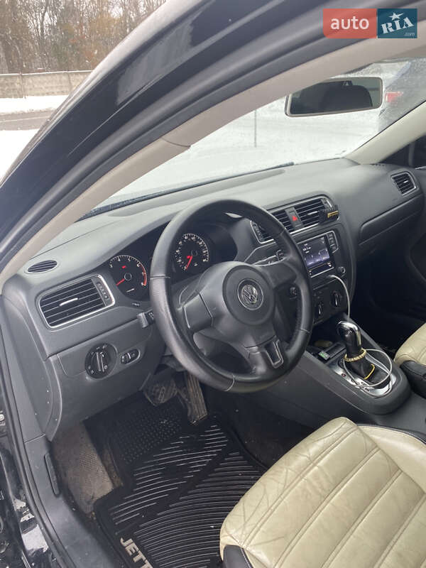 Седан Volkswagen Jetta 2012 в Києві