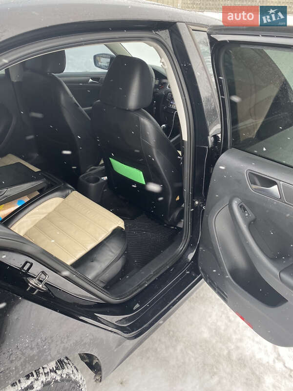 Седан Volkswagen Jetta 2012 в Києві