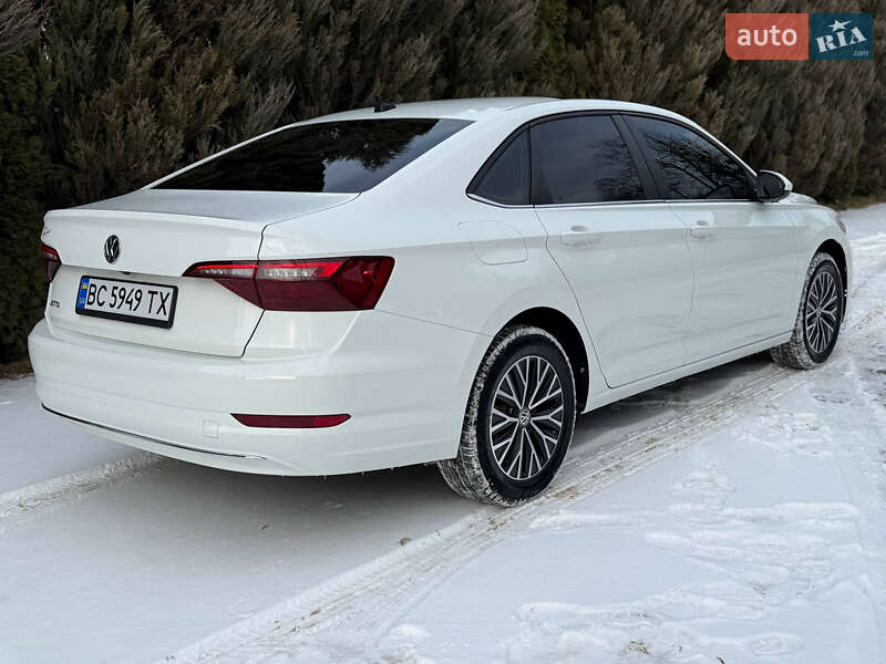 Седан Volkswagen Jetta 2020 в Львові