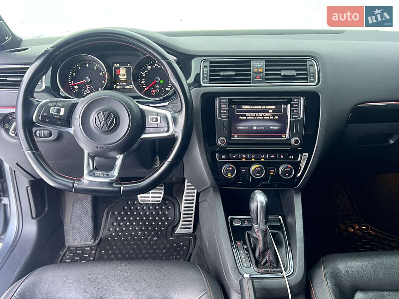 Седан Volkswagen Jetta 2017 в Харкові