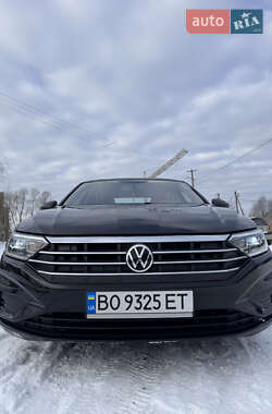 Седан Volkswagen Jetta 2020 в Львові
