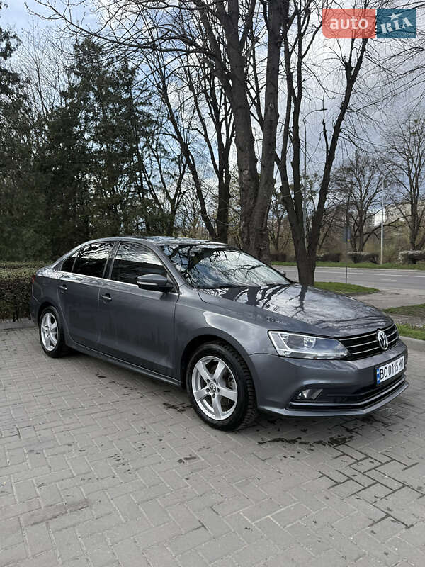 Седан Volkswagen Jetta 2014 в Львові
