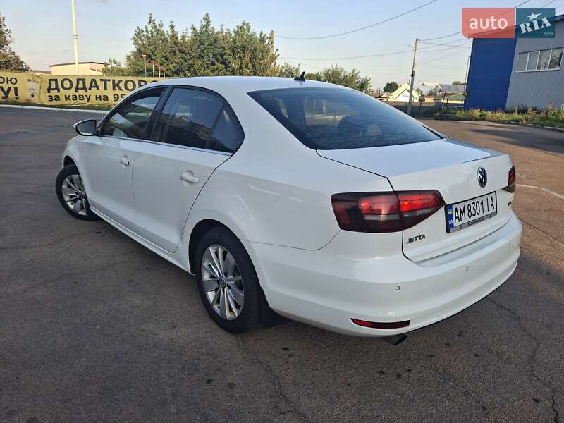 Седан Volkswagen Jetta 2016 в Житомирі