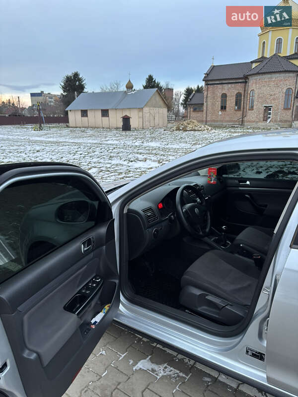 Седан Volkswagen Jetta 2006 в Львові