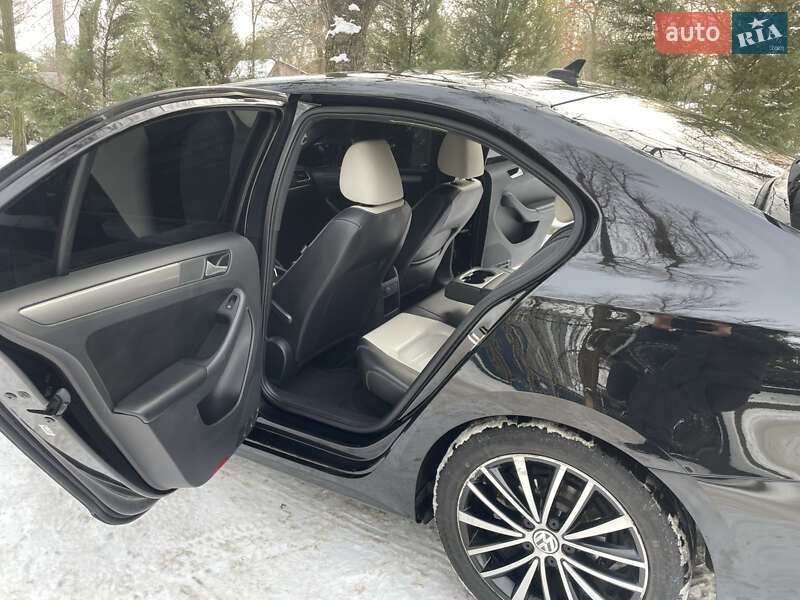 Седан Volkswagen Jetta 2017 в Запоріжжі