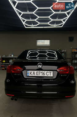 Седан Volkswagen Jetta 2011 в Кропивницком