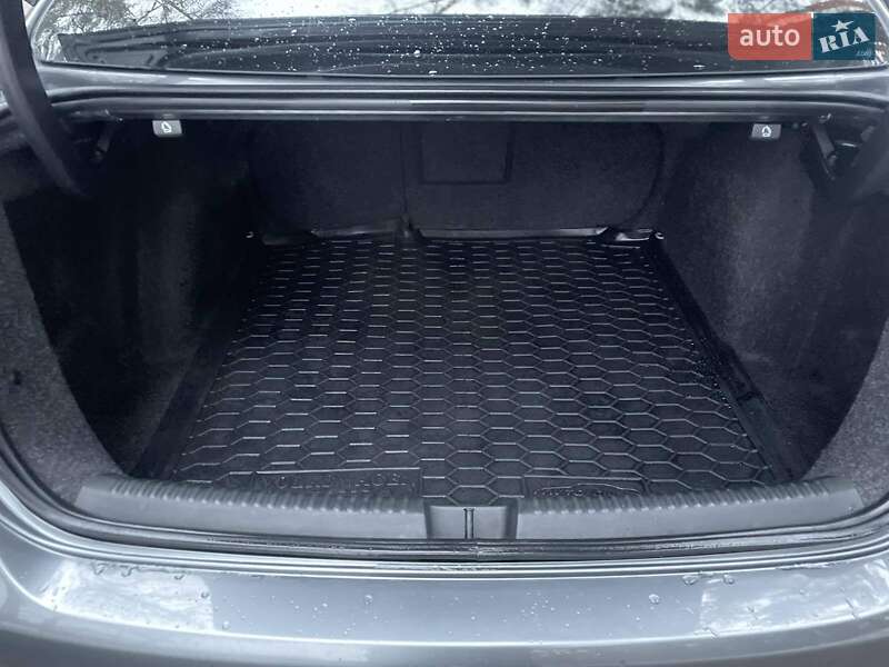 Седан Volkswagen Jetta 2014 в Харкові