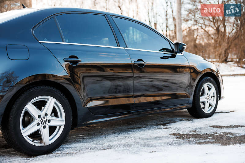 Седан Volkswagen Jetta 2016 в Ивано-Франковске
