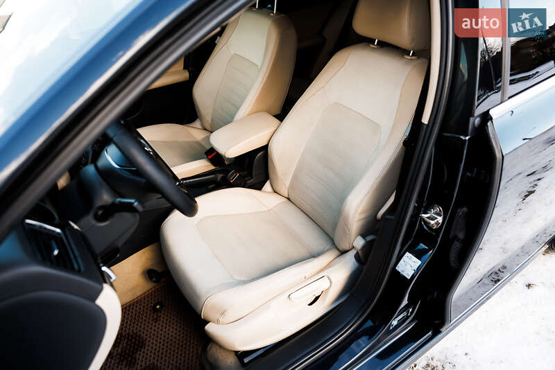 Седан Volkswagen Jetta 2016 в Ивано-Франковске