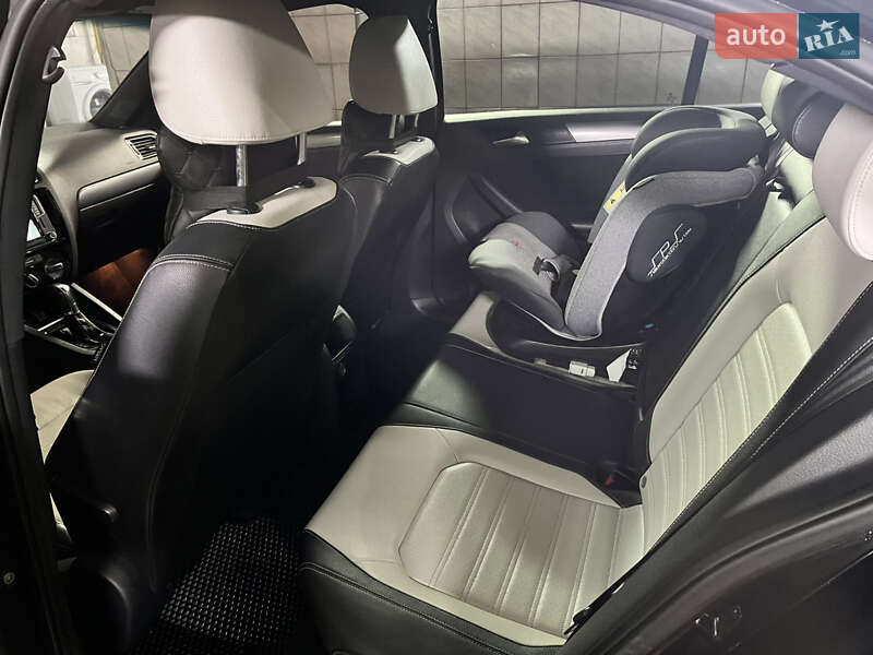 Седан Volkswagen Jetta 2016 в Борисполі