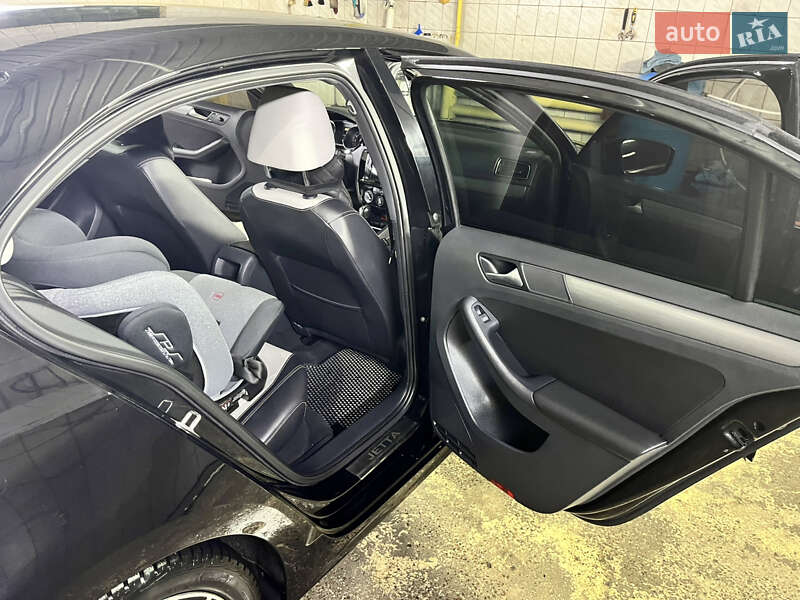 Седан Volkswagen Jetta 2016 в Борисполі