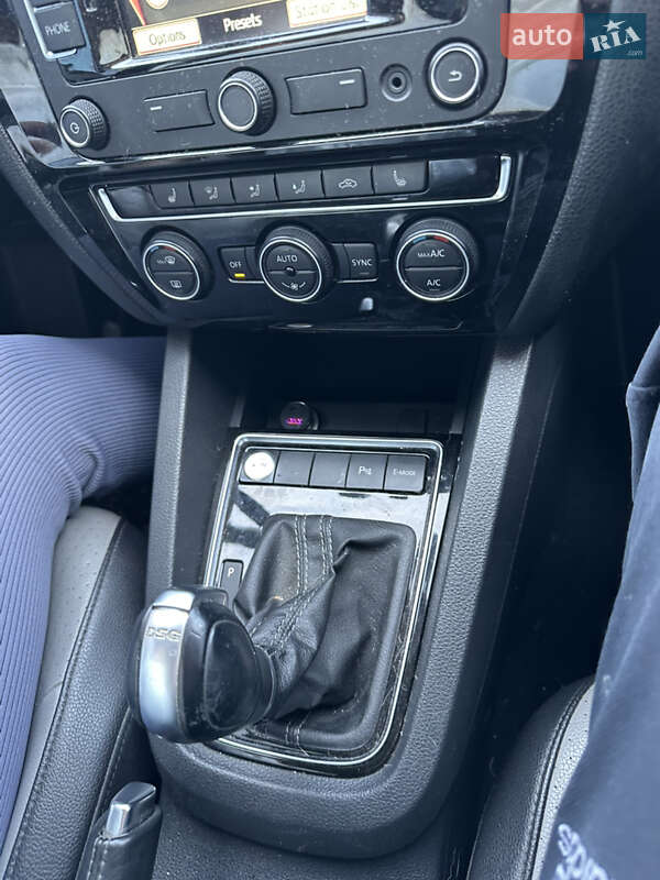 Седан Volkswagen Jetta 2015 в Петропавловской Борщаговке