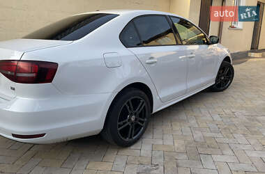 Седан Volkswagen Jetta 2016 в Києві