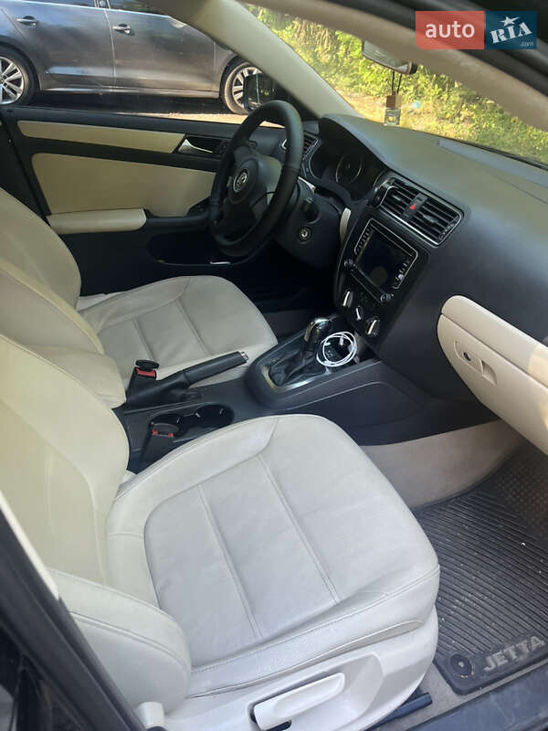 Седан Volkswagen Jetta 2012 в Києві фото 7 Седан Volkswagen Jetta 2012 в Києві