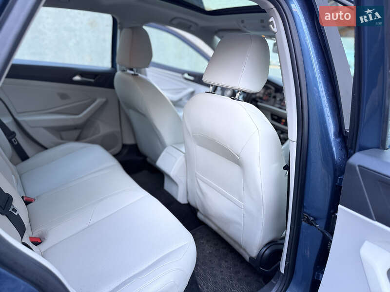 Седан Volkswagen Jetta 2019 в Львове