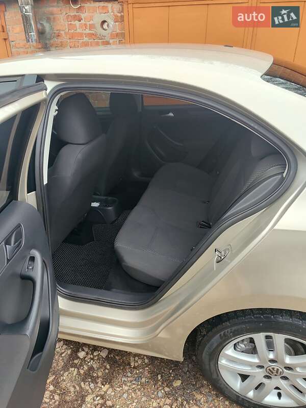 Седан Volkswagen Jetta 2012 в Лубнах