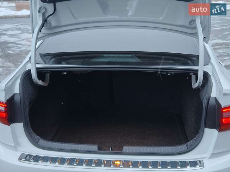 Седан Volkswagen Jetta 2019 в Кривом Роге