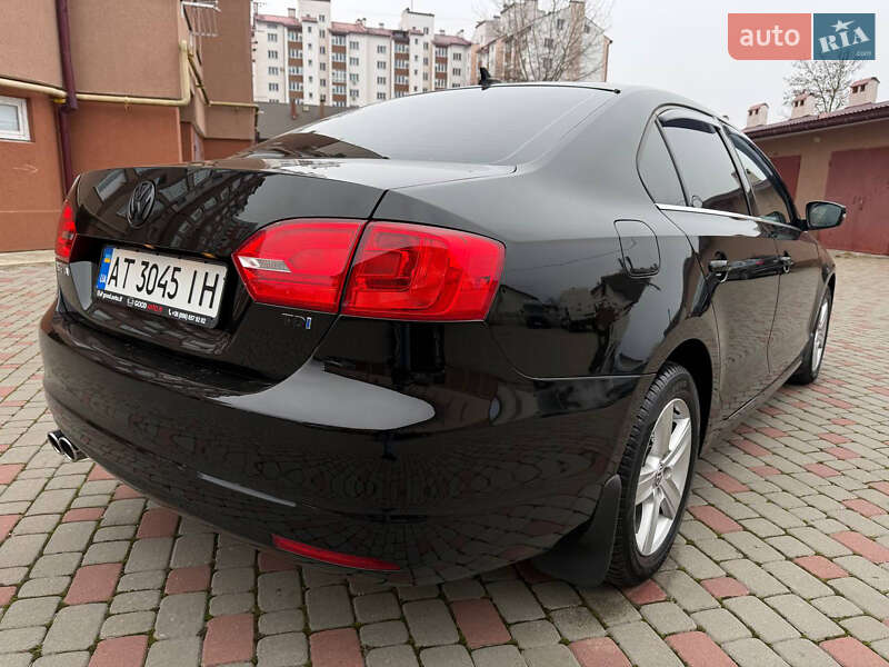 Седан Volkswagen Jetta 2011 в Ивано-Франковске
