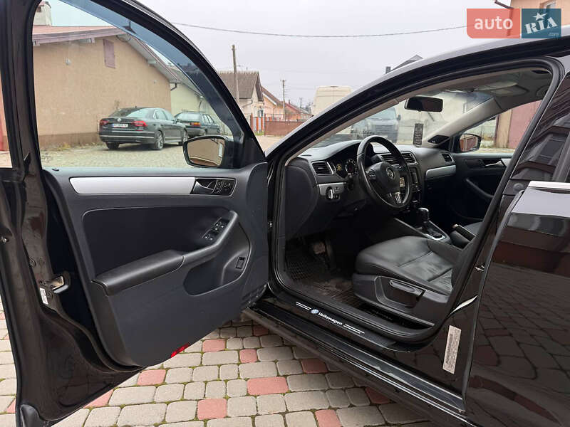 Седан Volkswagen Jetta 2011 в Ивано-Франковске