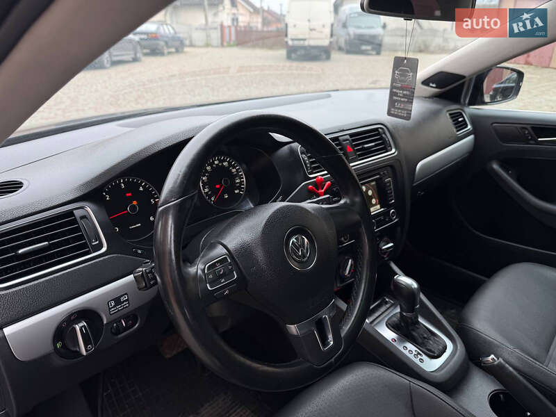 Седан Volkswagen Jetta 2011 в Ивано-Франковске