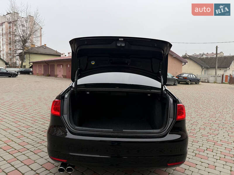 Седан Volkswagen Jetta 2011 в Ивано-Франковске