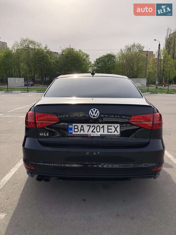 Седан Volkswagen Jetta 2015 в Долинской