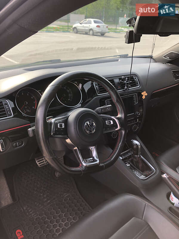 Седан Volkswagen Jetta 2015 в Долинской