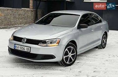 Седан Volkswagen Jetta 2012 в Охтирці