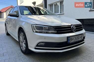 Седан Volkswagen Jetta 2016 в Дніпрі
