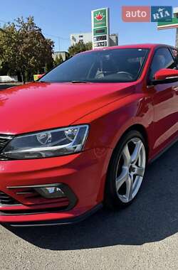 Седан Volkswagen Jetta 2015 в Харкові
