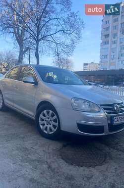 Седан Volkswagen Jetta 2006 в Чорнобаї