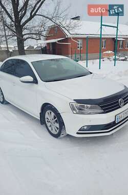 Седан Volkswagen Jetta 2016 в Києві