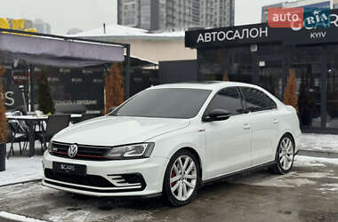 Седан Volkswagen Jetta 2017 в Киеве
