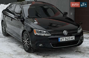 Седан Volkswagen Jetta 2014 в Івано-Франківську