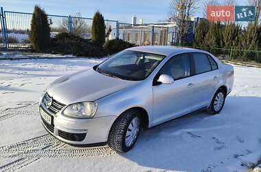 Седан Volkswagen Jetta 2006 в Новомосковську