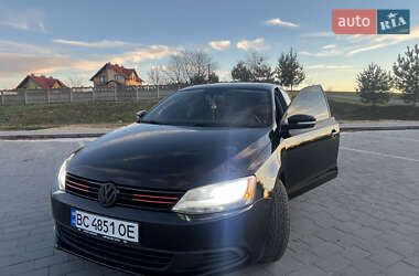 Седан Volkswagen Jetta 2012 в Мостиске