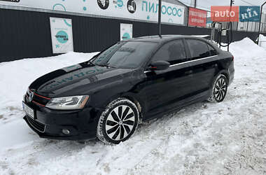 Седан Volkswagen Jetta 2013 в Вишневом