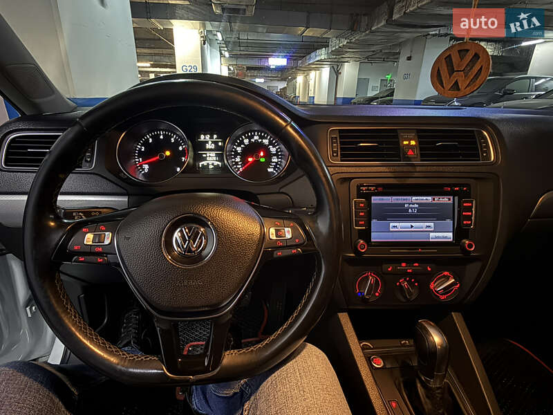 Седан Volkswagen Jetta 2015 в Одессе