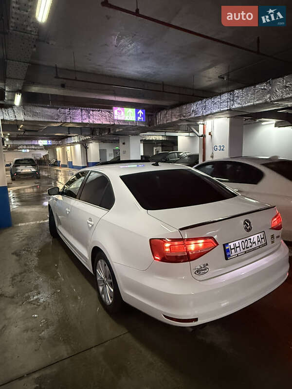 Седан Volkswagen Jetta 2015 в Одессе