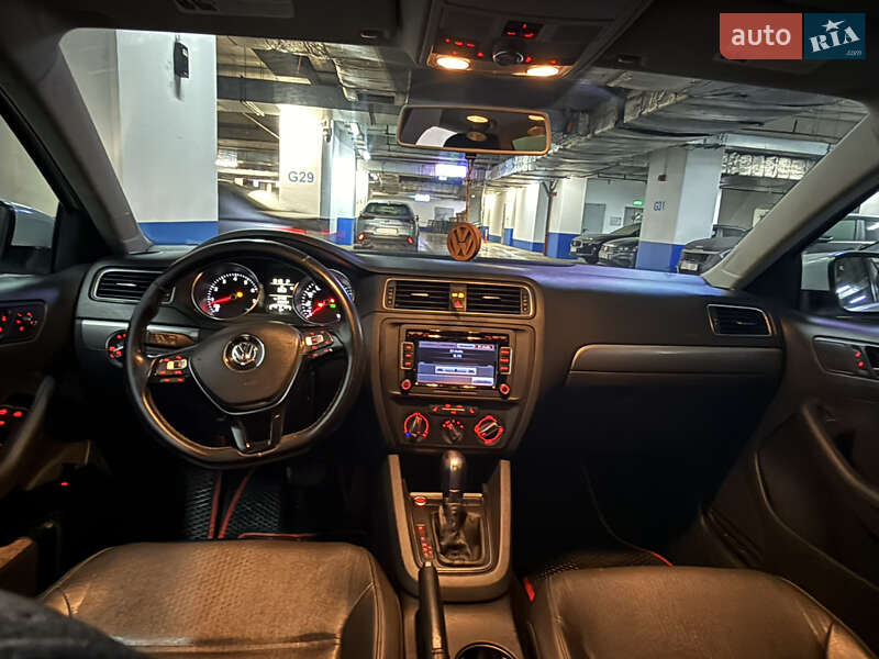 Седан Volkswagen Jetta 2015 в Одессе